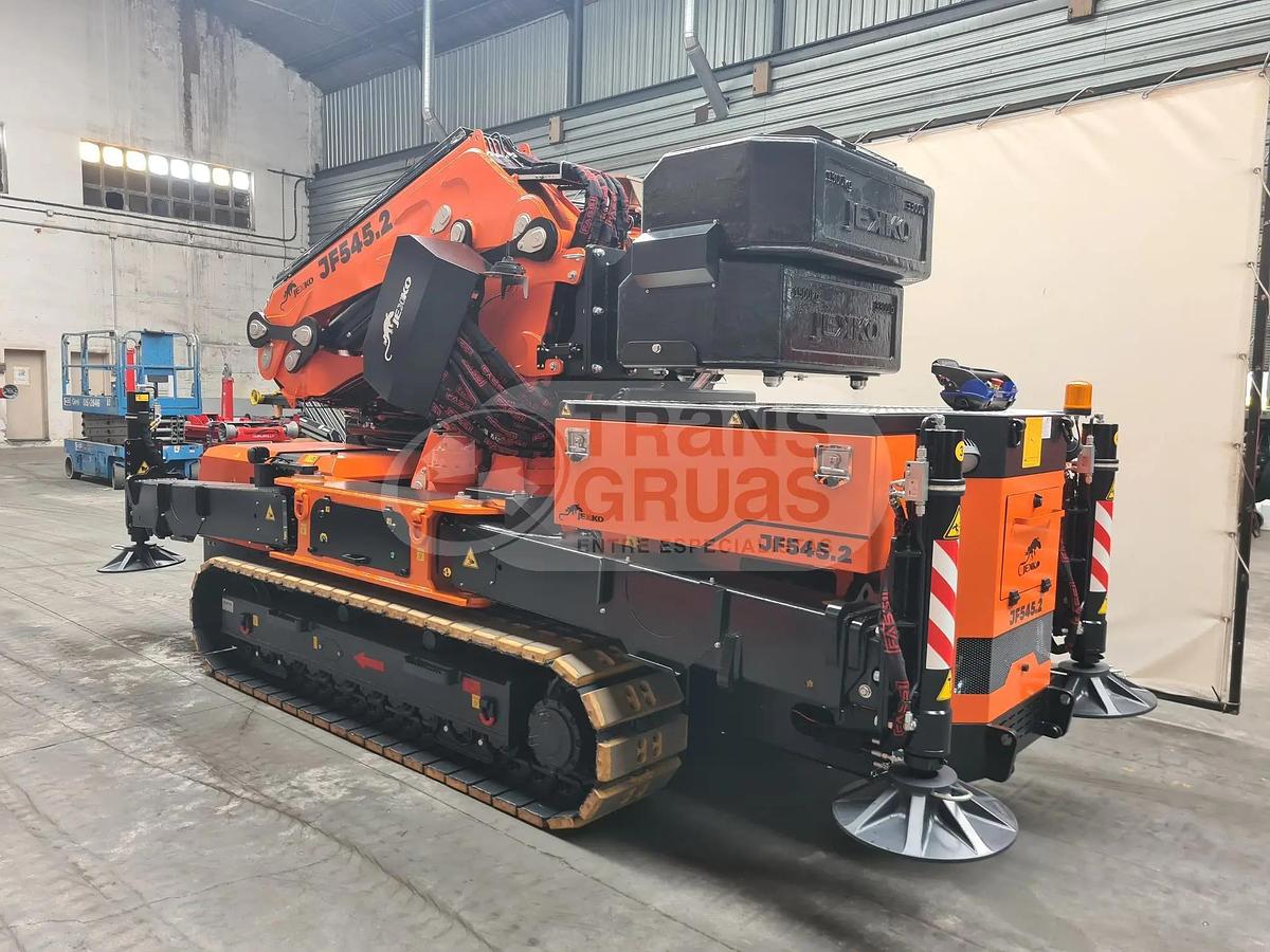 Grúa articulada sobre orugas JF545.2 CDH-3