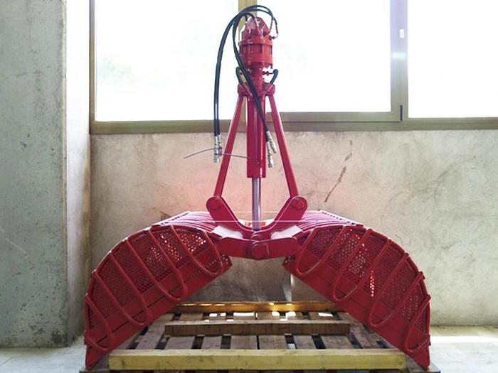 Usado Bivalva agrícola 500 kg. con rotator                Sin usar