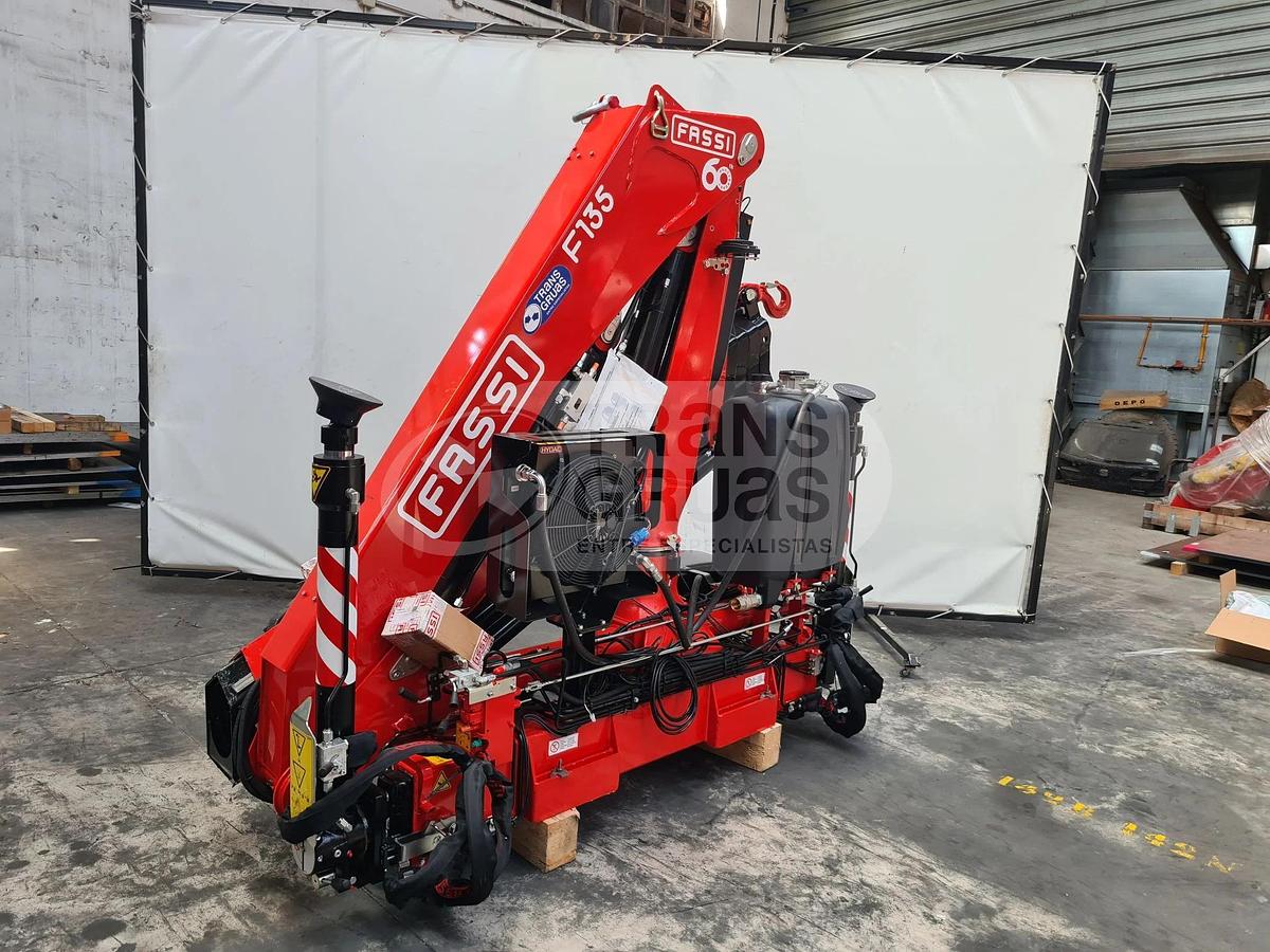 Grúa hidráulica articulada Fassi F135A.0.24 E-ACTIVE 11,31 tm en venta
