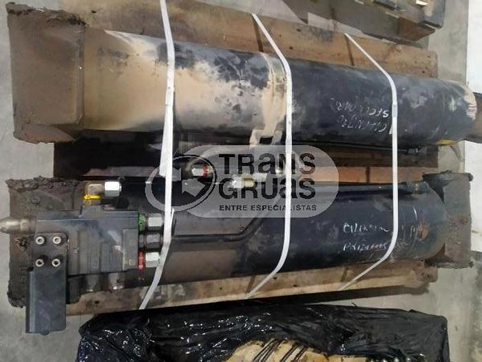 Usado Grúa HIAB 225 E7 solo para recambios