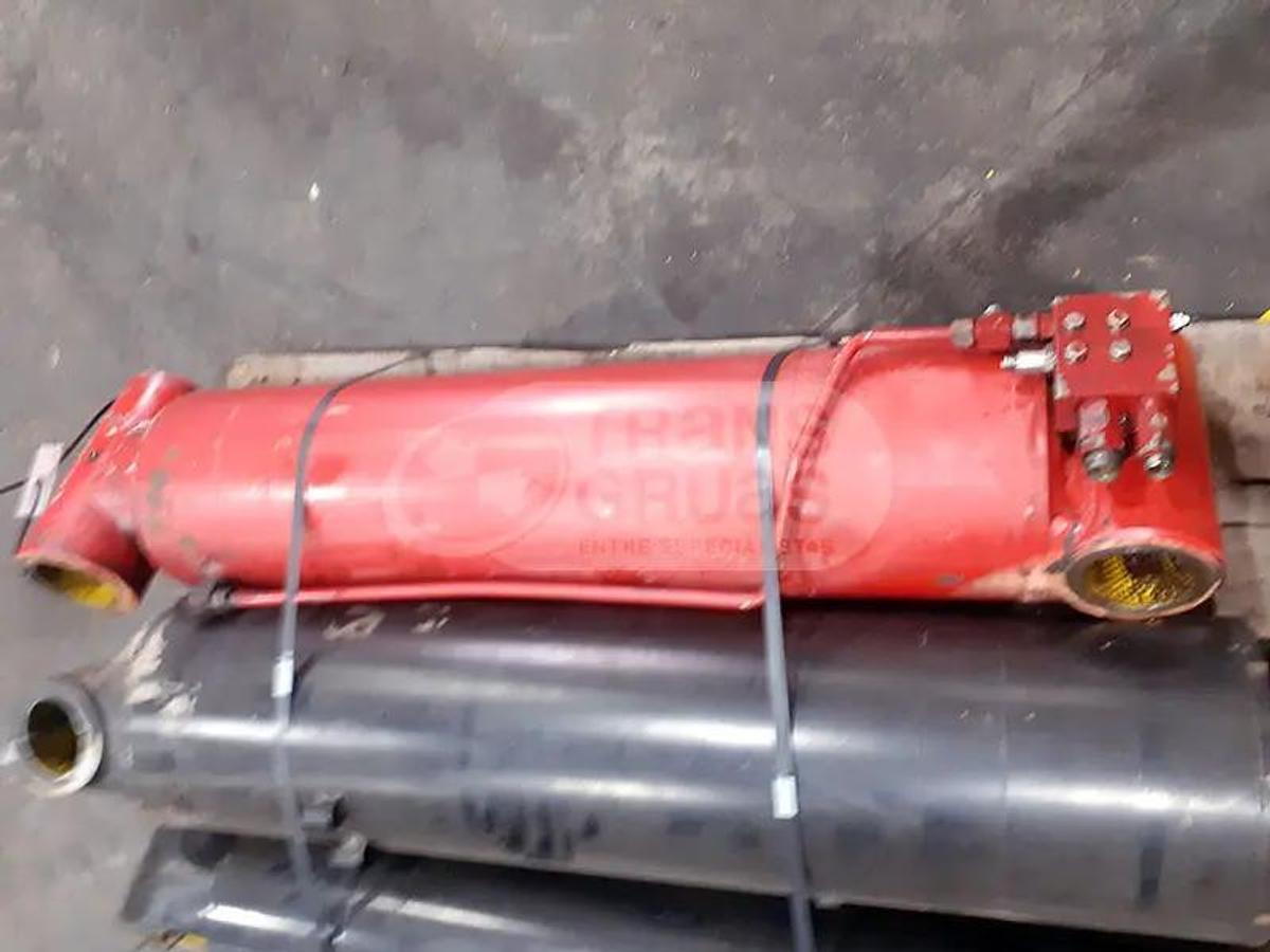 Usado Grúa HMF2823 solo para recambios