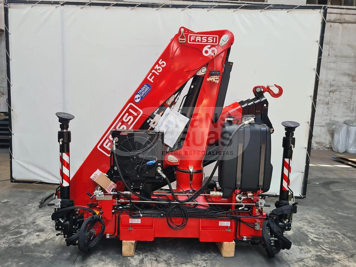 Grúa hidráulica articulada Fassi F135A.0.24 E-ACTIVE 11,31 tm en venta