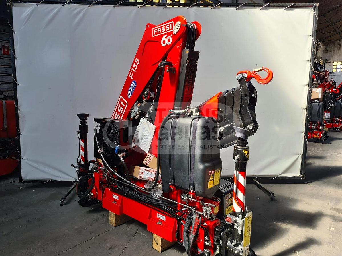 Grúa hidráulica articulada Fassi F135A.0.24 E-ACTIVE 11,31 tm en venta