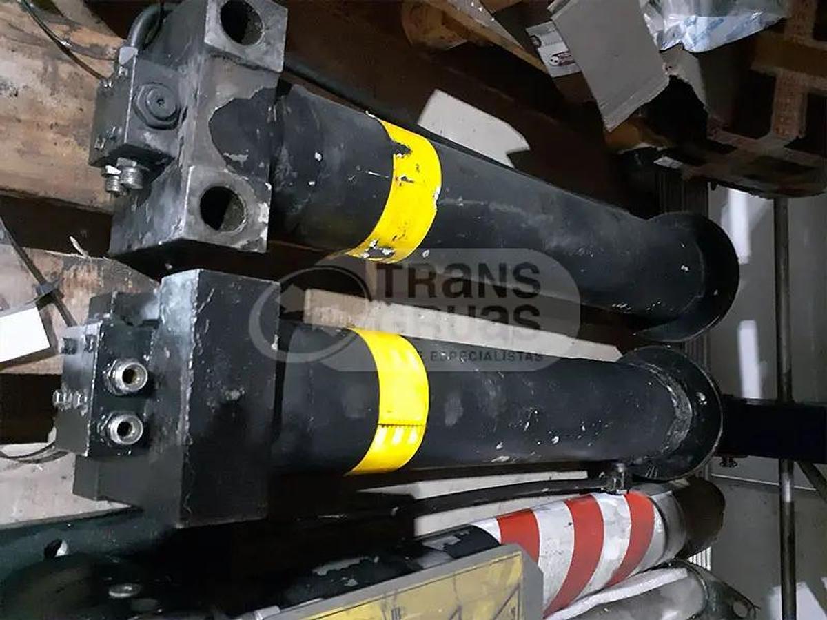 Usado Grúa HMF2823 solo para recambios