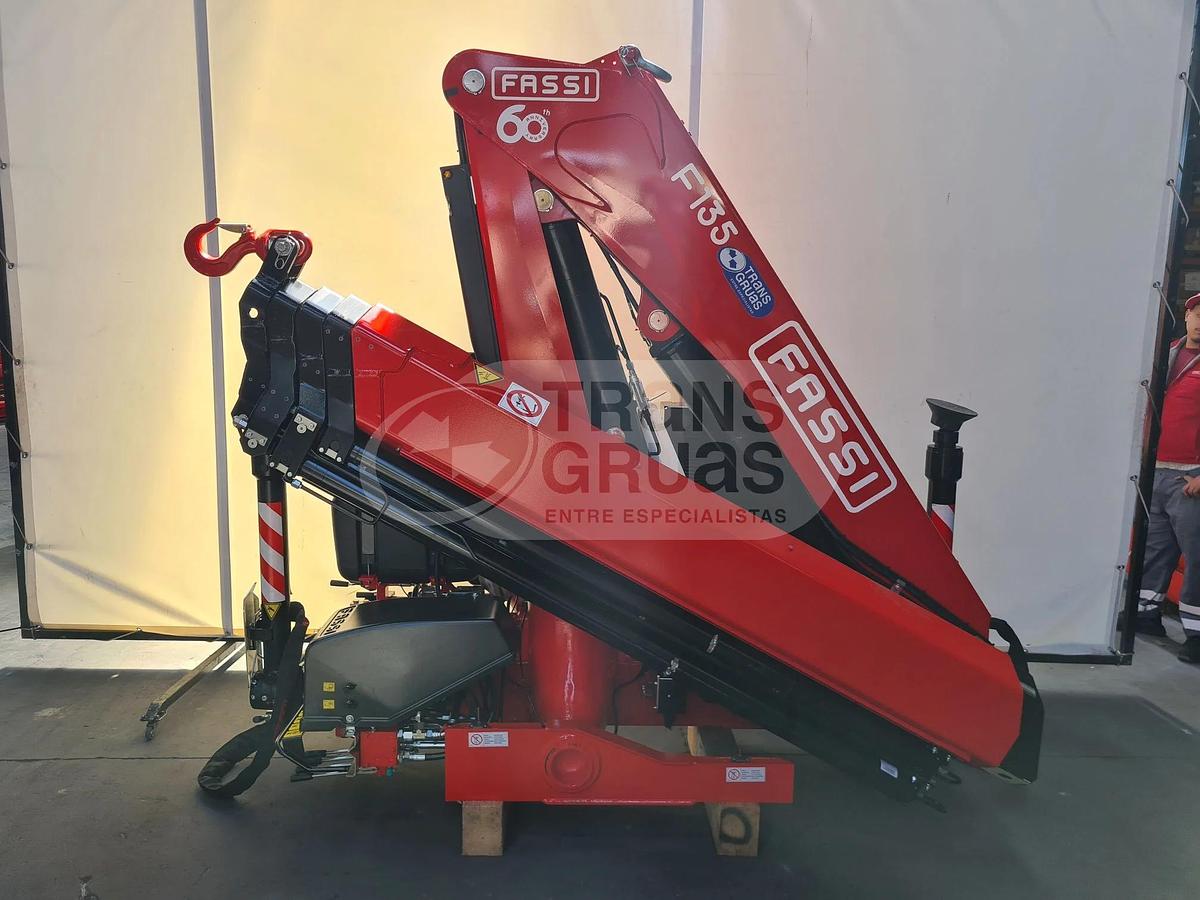 Grúa hidráulica articulada Fassi F135A.0.24 E-ACTIVE 11,31 tm en venta