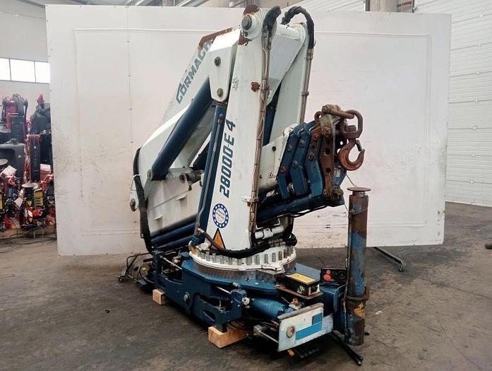 Usado Grúa Cormach 28000 E4
