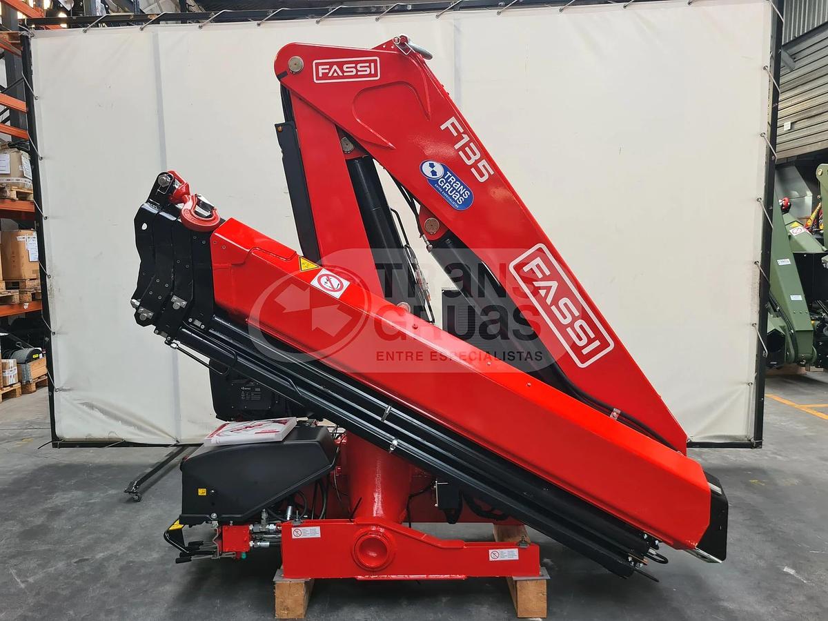Grúa hidráulica articulada Fassi F135A.0.24 E-ONE 11,31 tm en venta