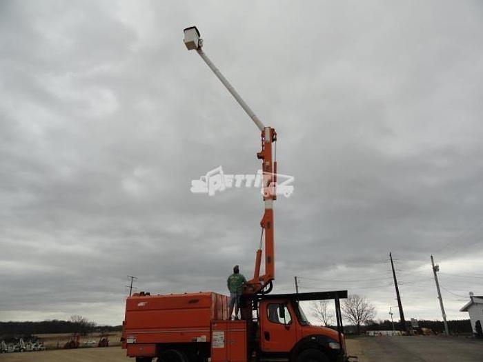 Used 2011 FREIGHTLINER BUSINESS CLASS M2 106
