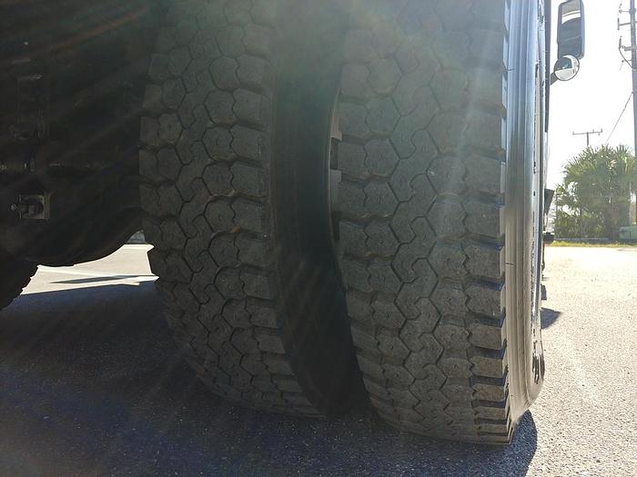 Used Altec AM855 60ft Over-center Bucket Boom on 2009 Chevrolet C8500 Utility Truck - 09489