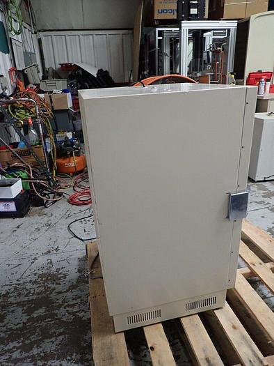 Used Blue M Model 200A Dry Type Bacteriological Incubator Gravity Convection