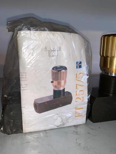 Pressure Compensated Flow Control Valve FT 257/5 1