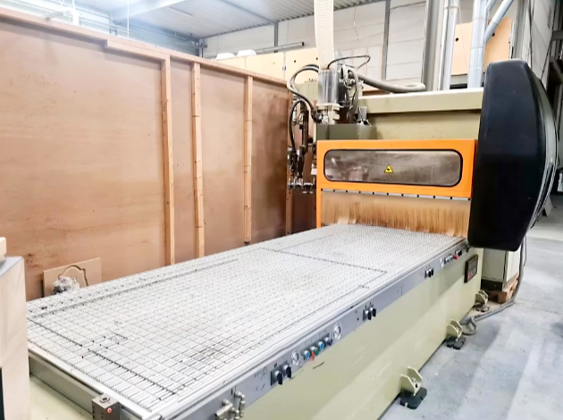 Used SCM Record 2 - CNC Machining Center - 1995