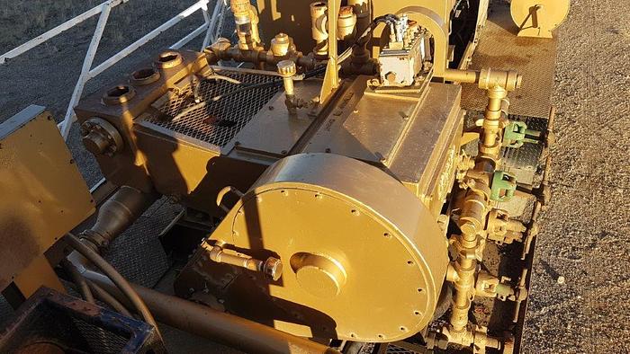 Used 2000 WELCAN 4 Axle Carrier Style Oilfield Pump / Kill Truck