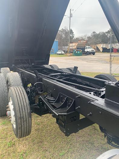 Used 2005 MACK CV 713 GRANITE