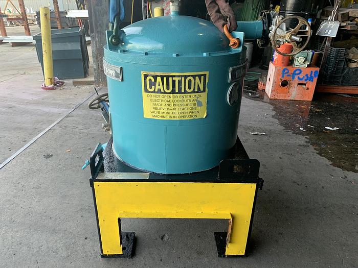 Used BLACK CLAWSON UV-100 PRESSURE SCREEN STAINLESS STEEL W/ MOTOR 2 OF 3