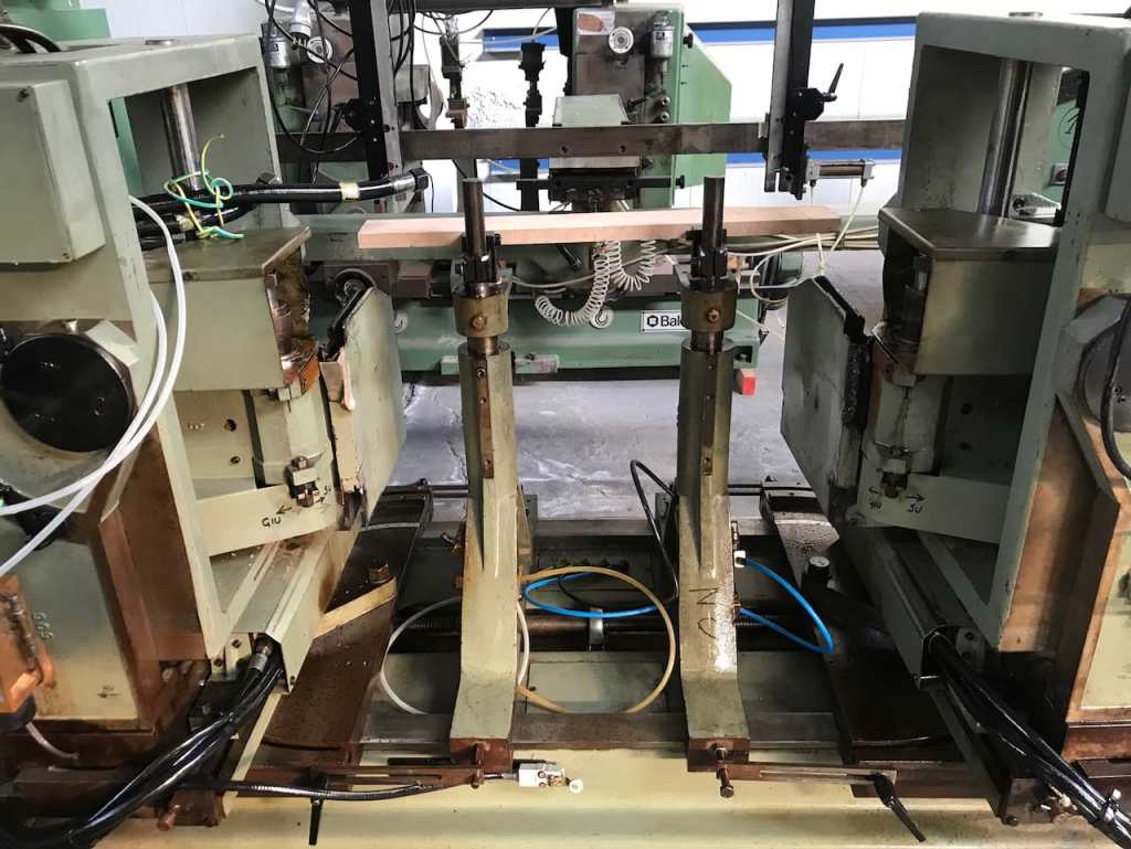 Usato Intestatrice Fresatrice Foratrice doppia, marca Balestrini, modello DFTP, automatica con caricatore