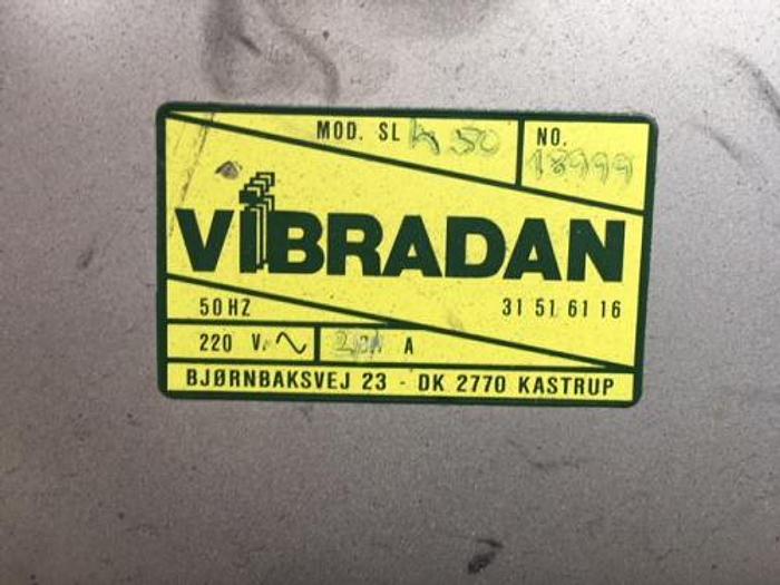 Used Vibradan vibration burrs against C 65 D