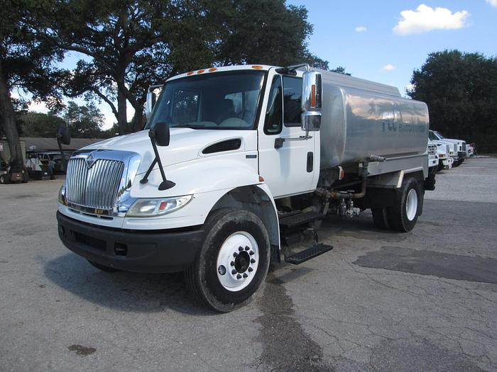 Used 2008 International 4400 Water Truck