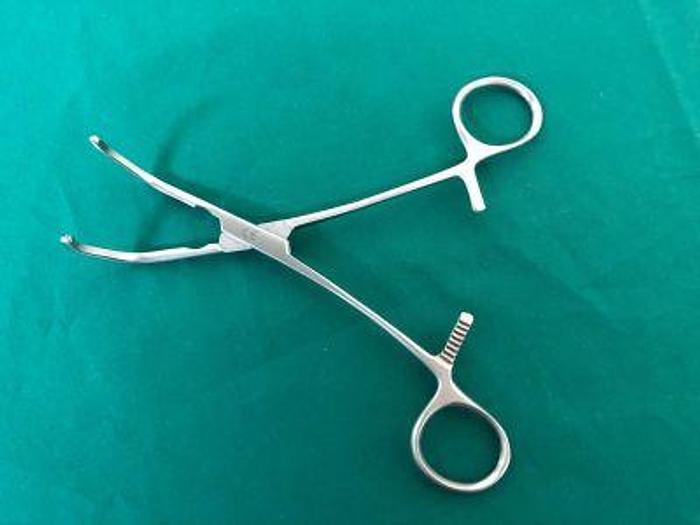 Used Clamp Atraumatic Periperal Vessel Right Angle 145mm (6in)