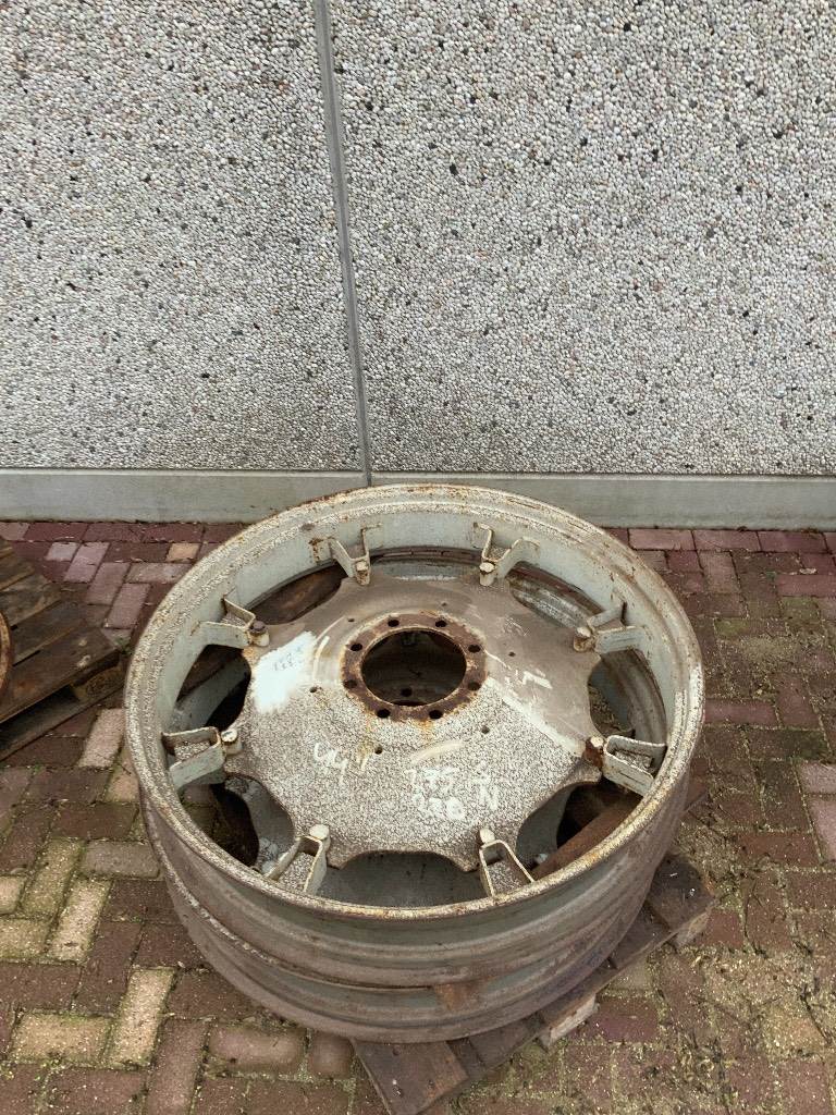 Gebruikt VELGEN W8 X 44