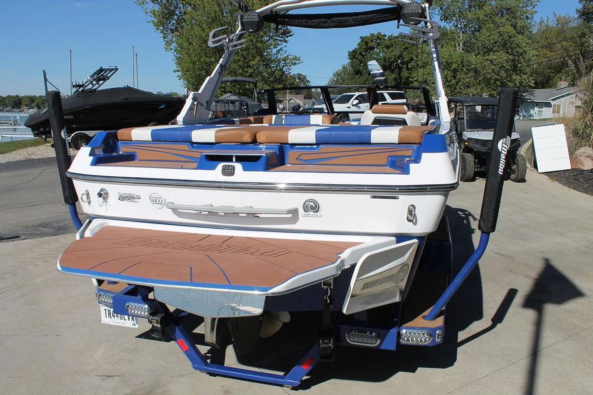 Used 2023 Malibu Boats 21 LX