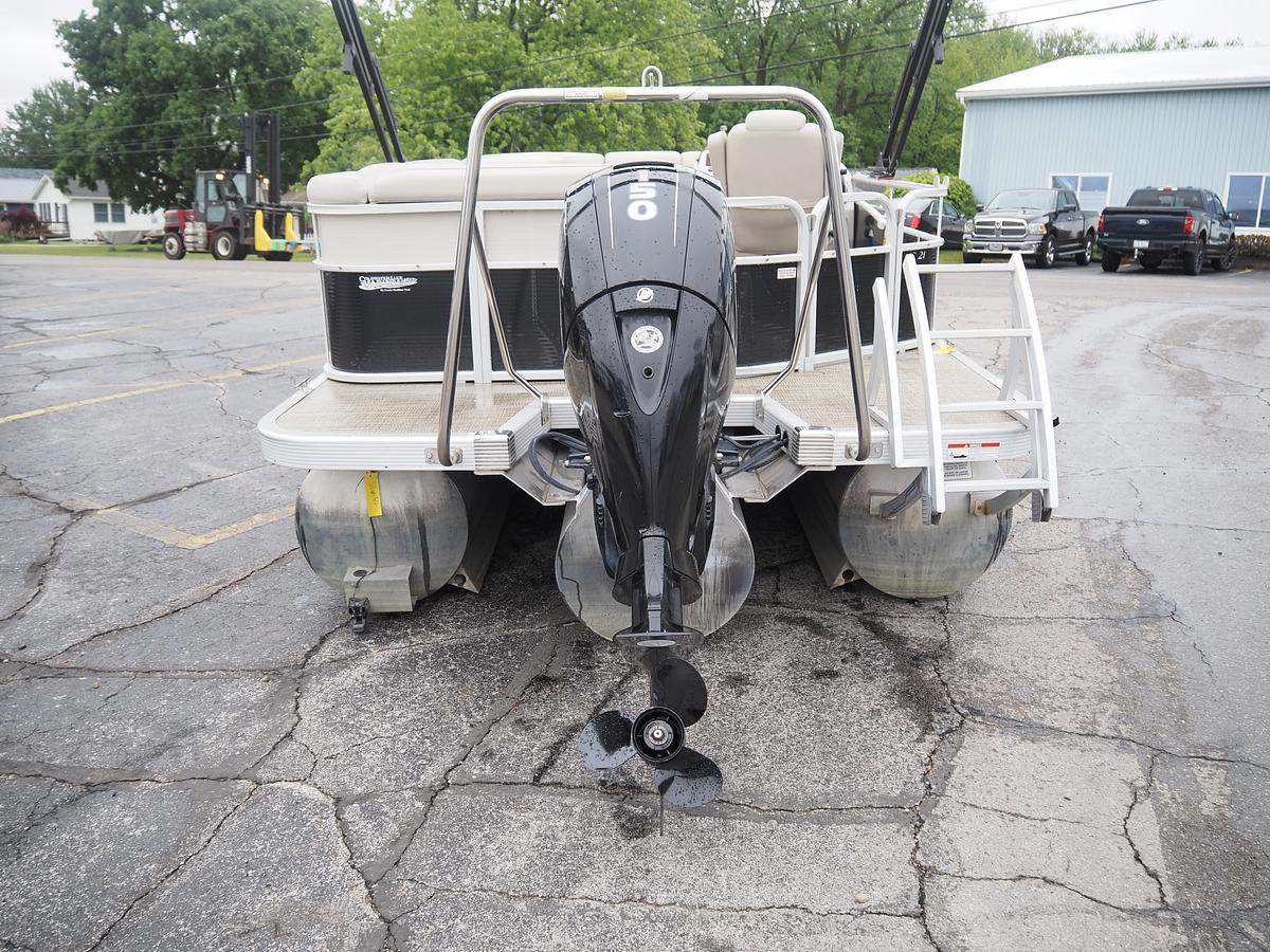 Used 2015 Bennington S21 Triple tooon with 150HP