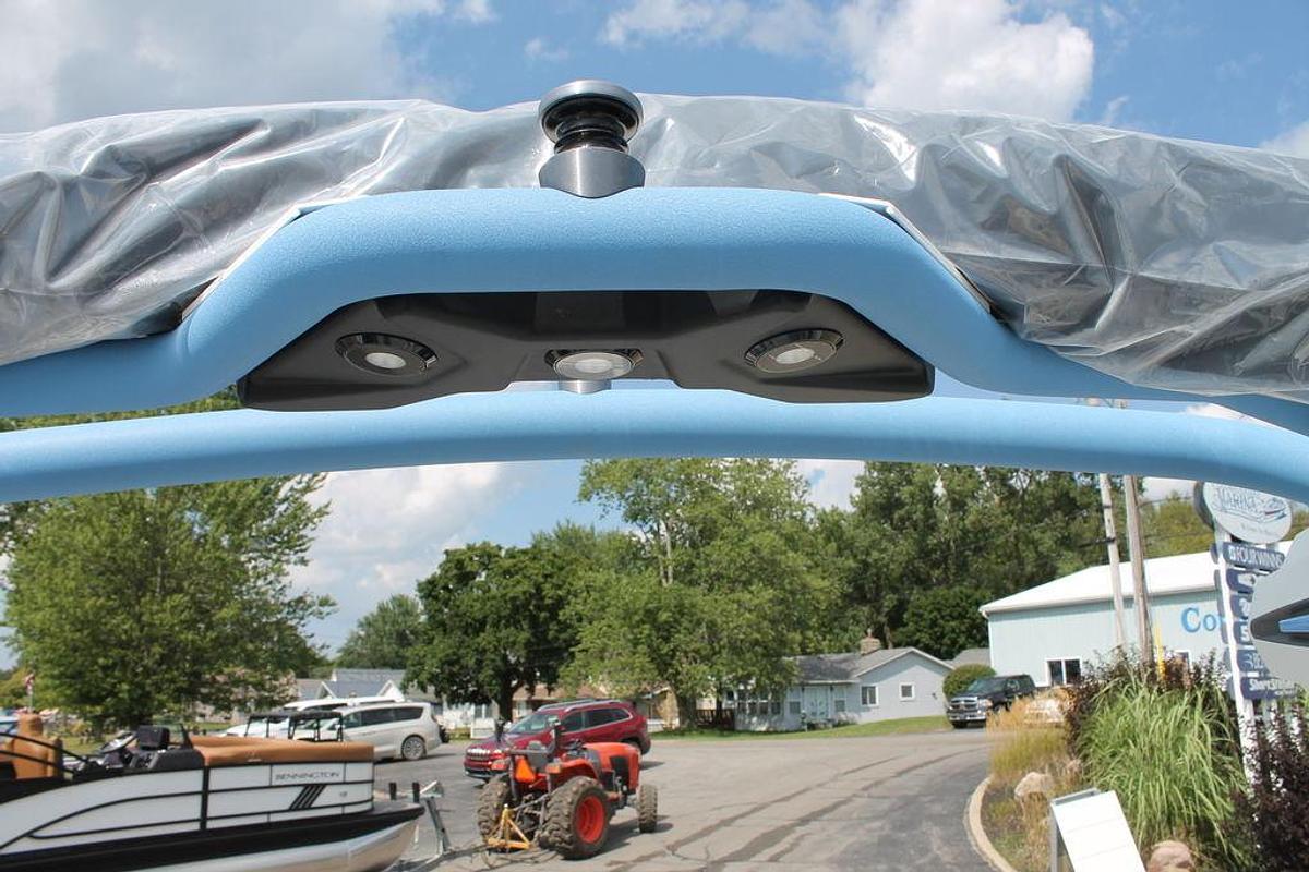 2026 Malibu Boats 23 LSV