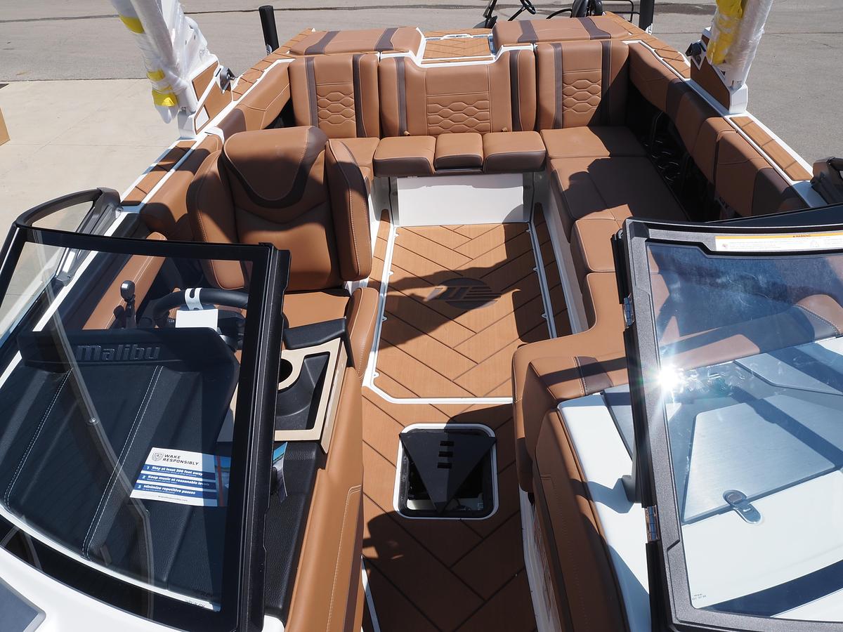 2027 MALIBU 23 LSV