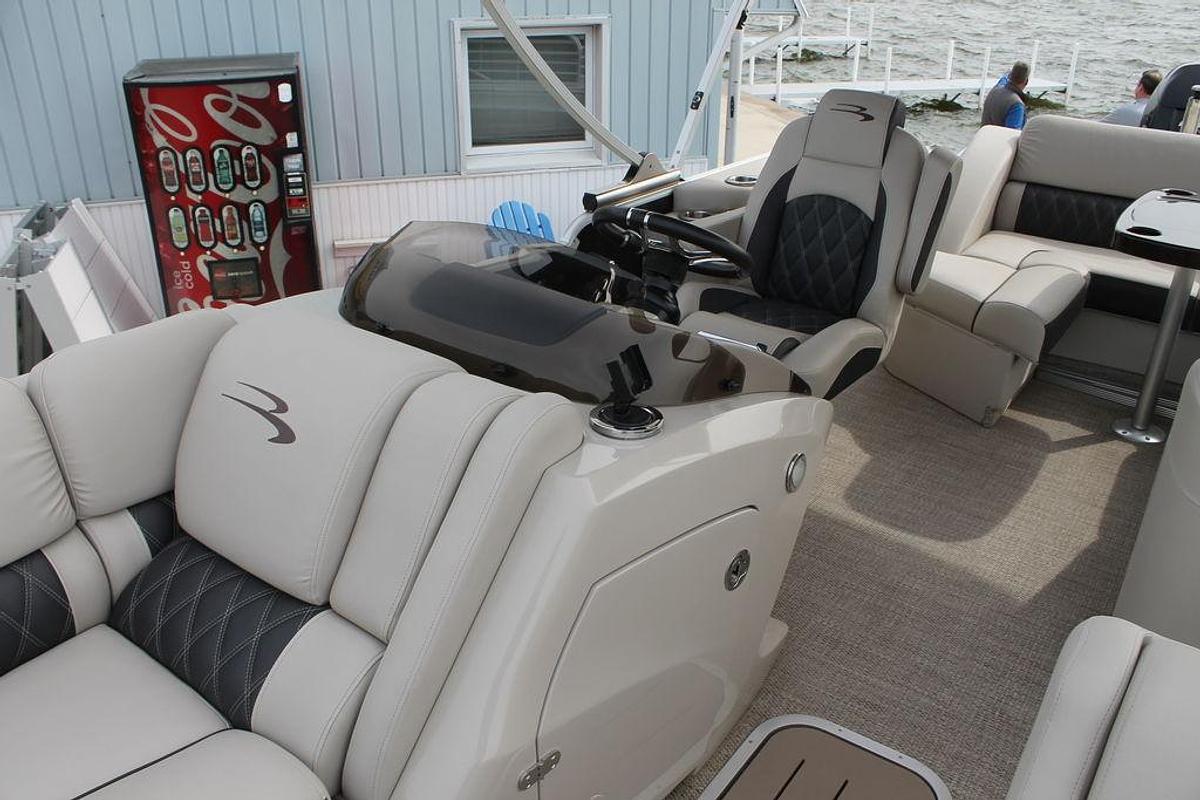 Used 2018 Bennington 23QCL