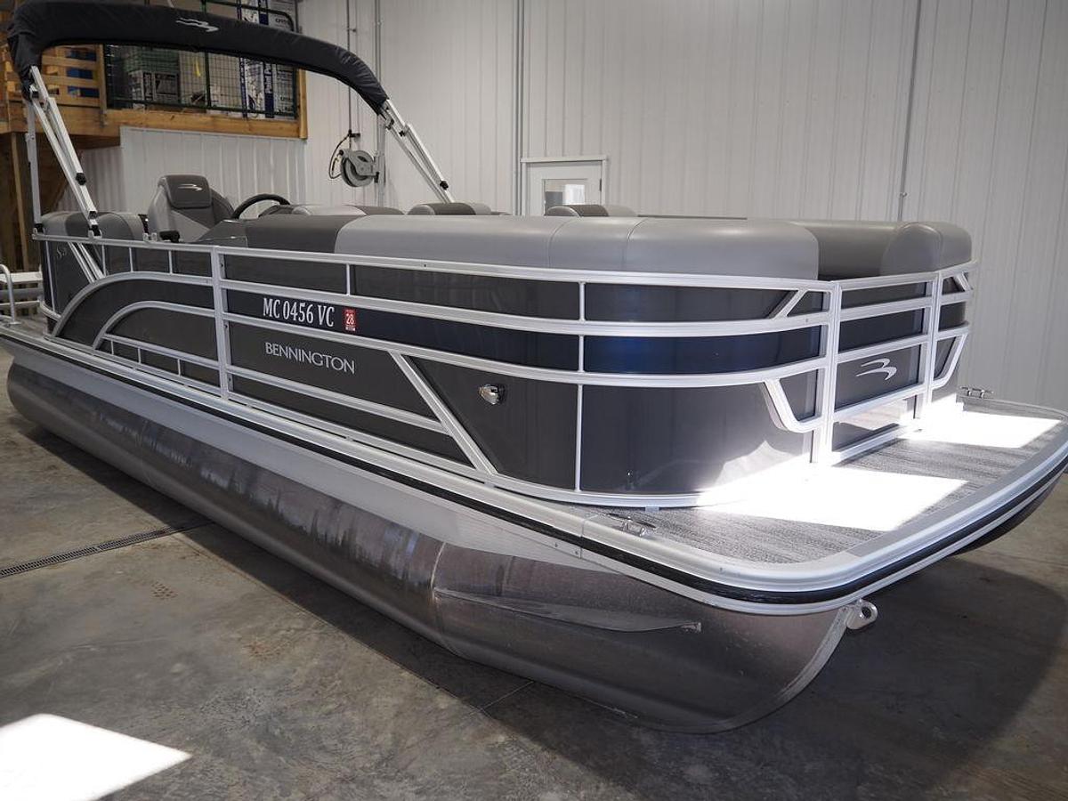 Used 2025 Bennington S Quad Bench 21 SSR