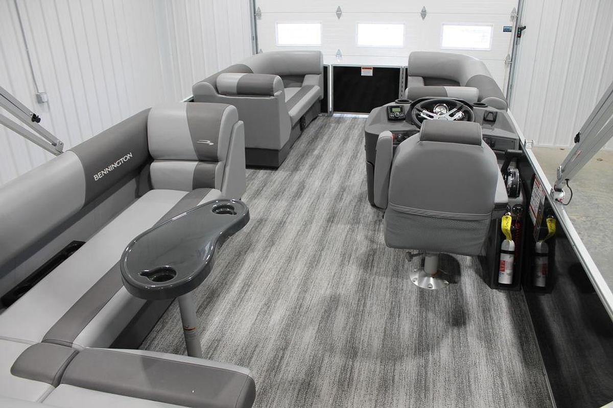 Used 2025 Bennington S L-Bench 21 SL