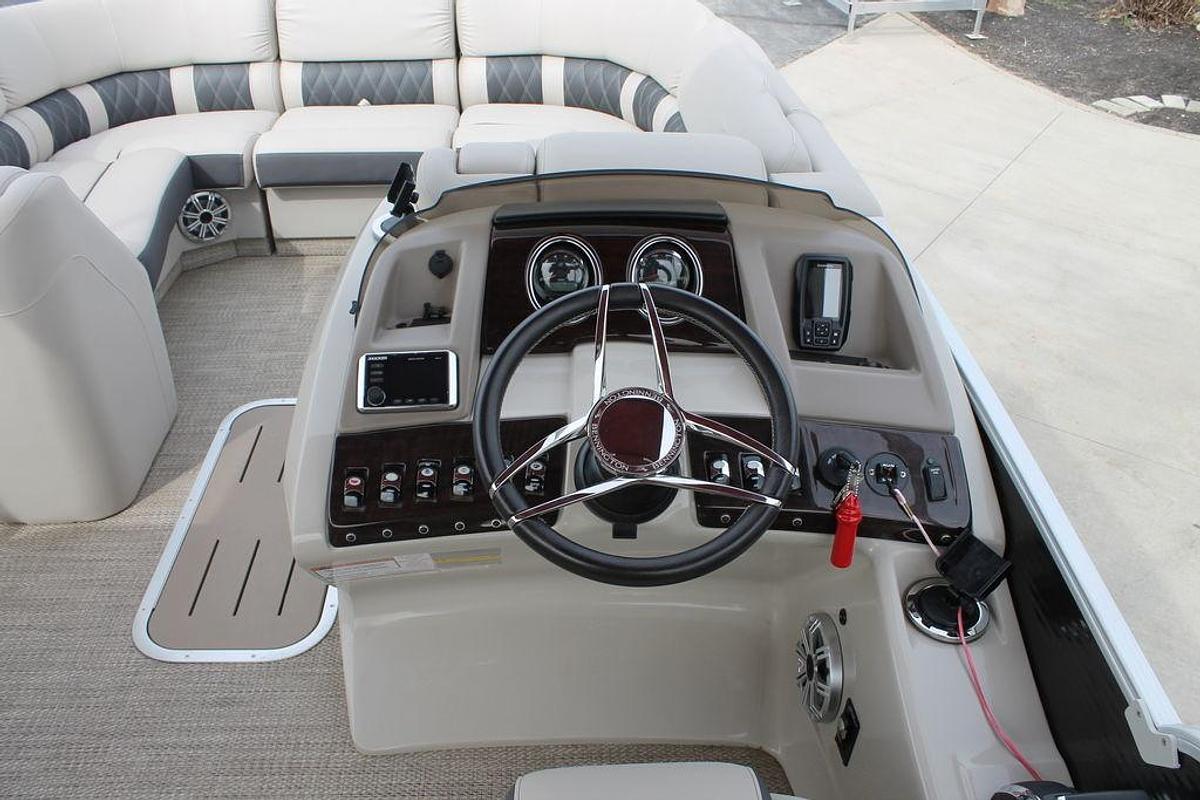 Used 2018 Bennington 23QCL