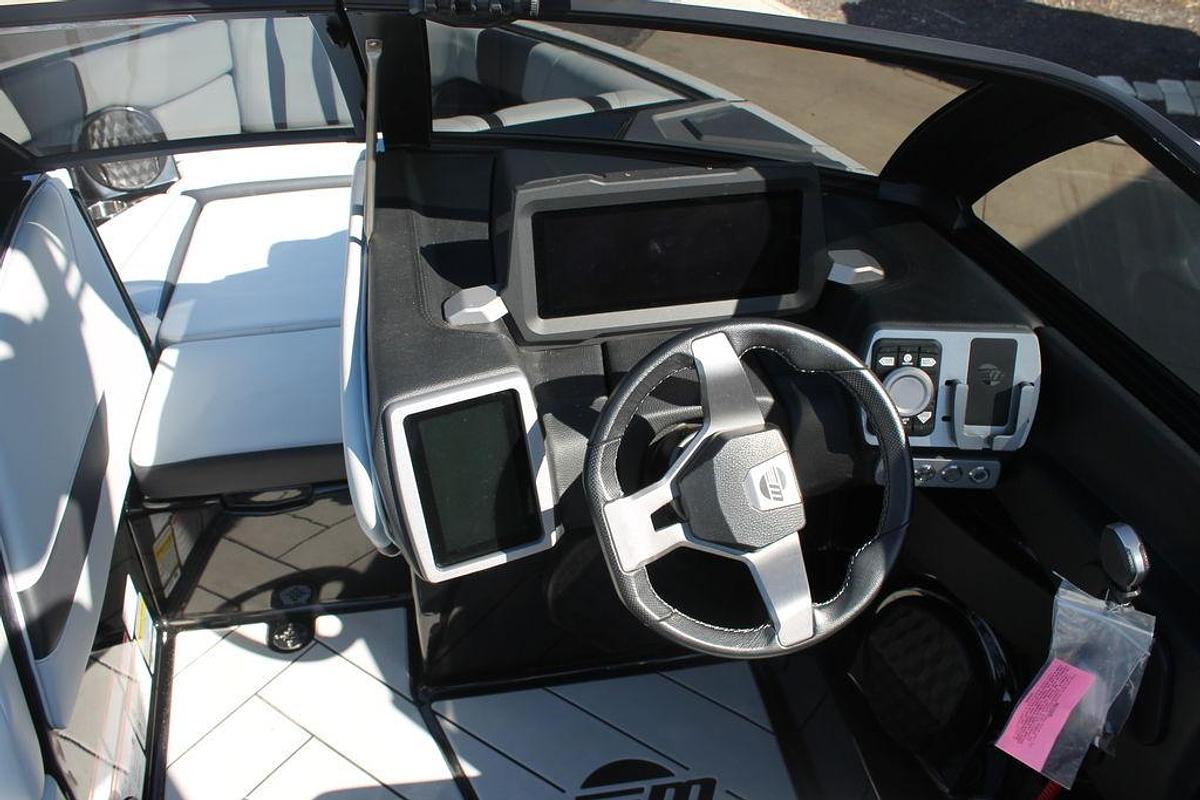 Used 2023 Malibu Boats 22 LSV