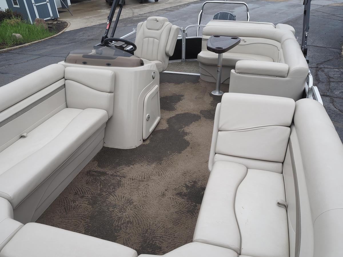 Used 2015 Bennington S21 Triple tooon with 150HP