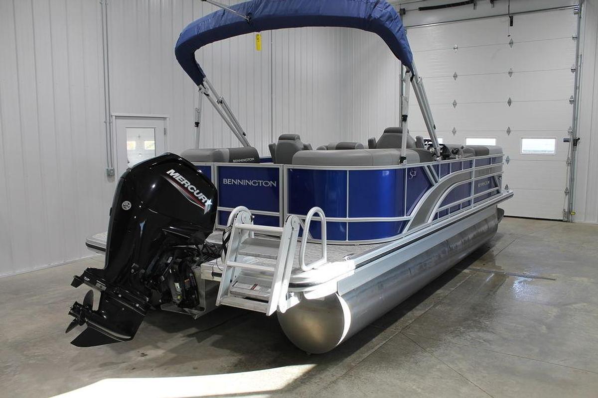 Used 2025 Bennington S Quad Bench 21 SSR