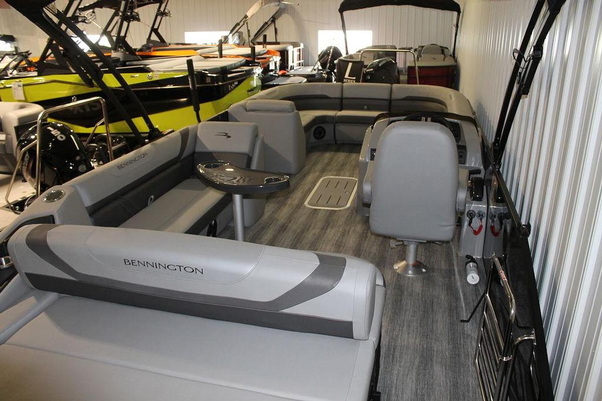 2025 Bennington SX Swingback 24 SXSB