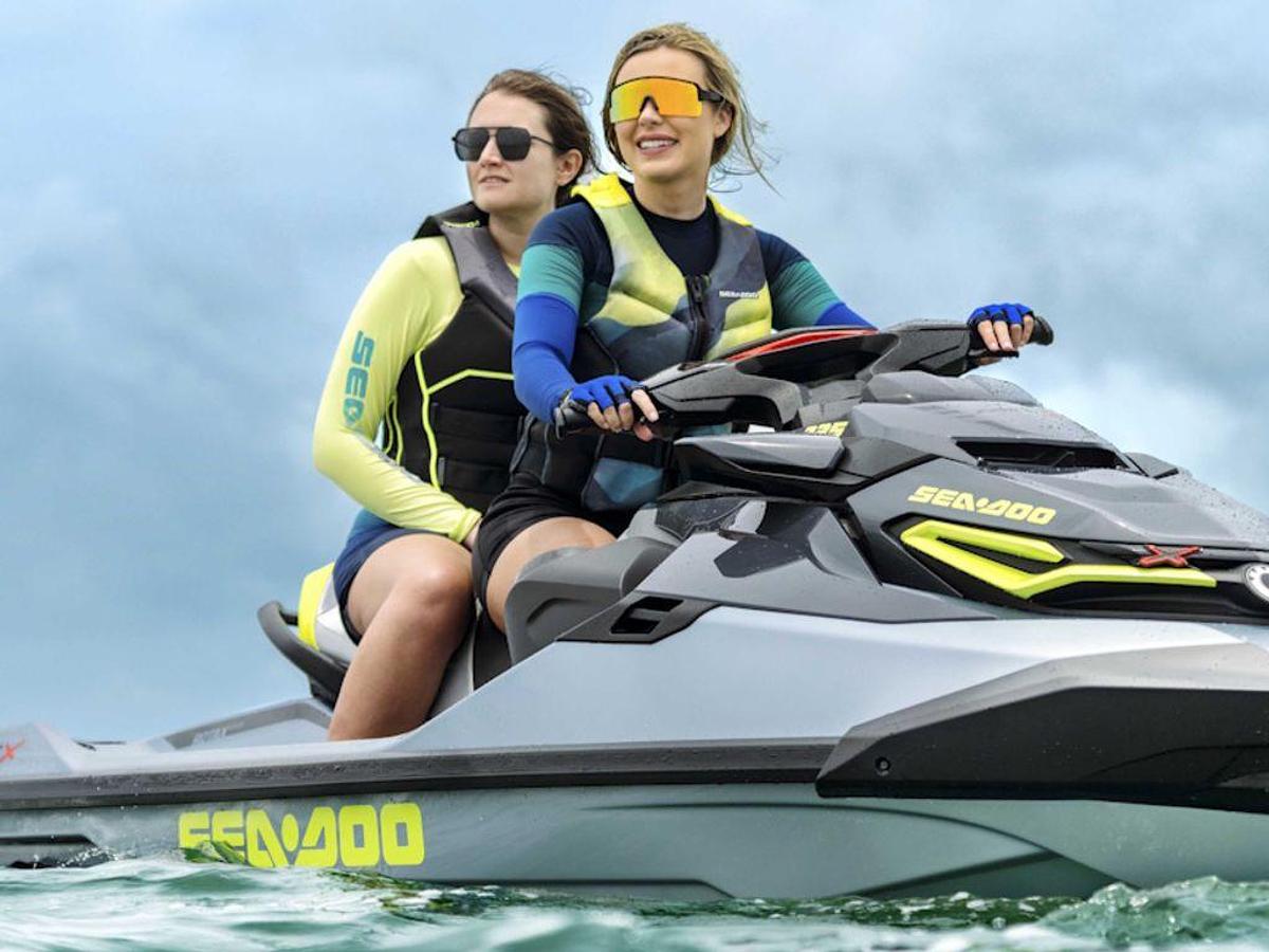2026 Sea-Doo RXT-X™ 325 Ice Metal / Manta Green