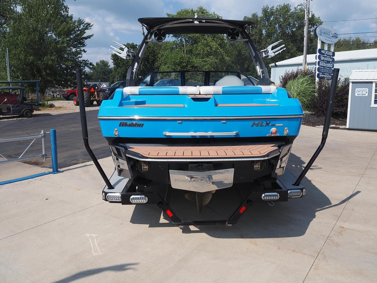 Used 2018 Malibu 21 MLX