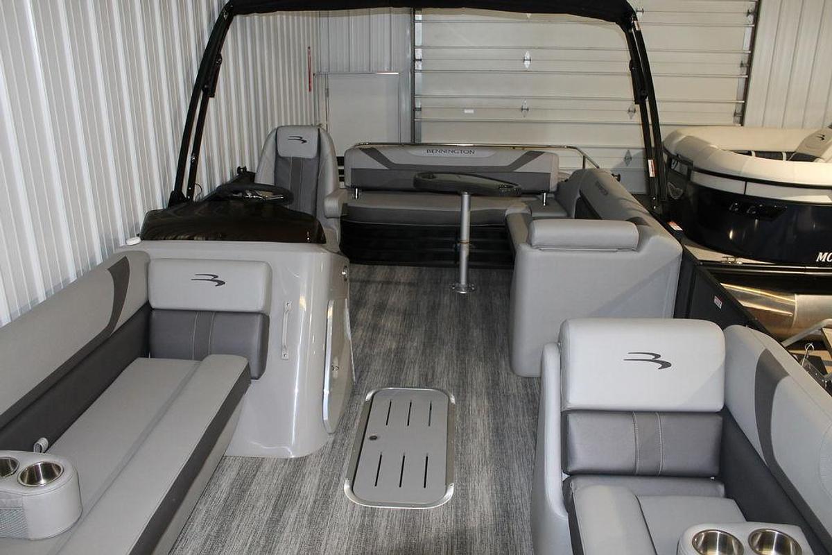 2025 Bennington SX Swingback 24 SXSB