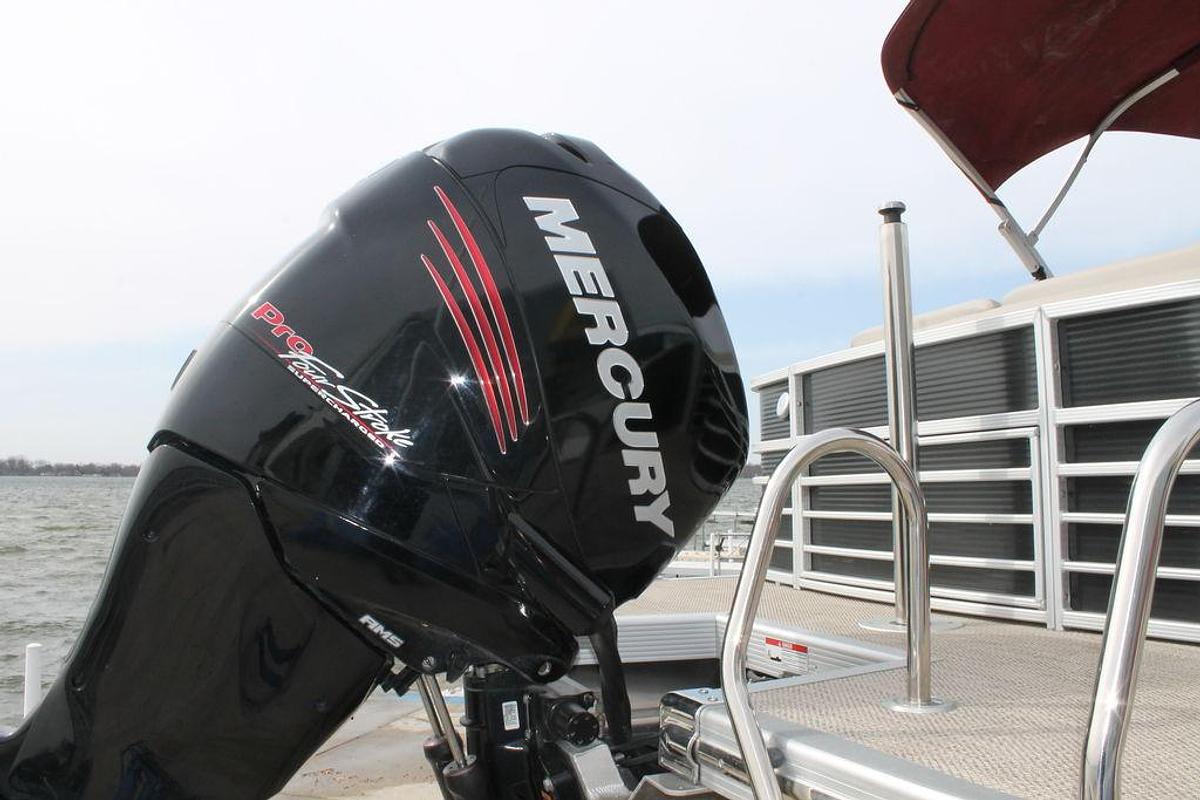 Used 2018 Bennington 23QCL