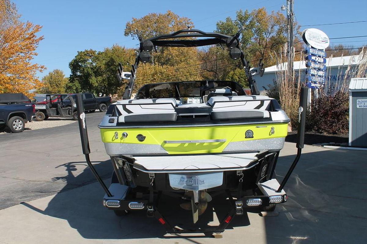 Used 2023 Malibu Boats 22 LSV