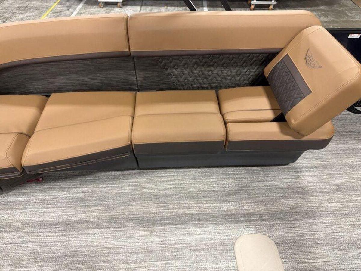 2026 Bennington M Quad Bench 24 MSL