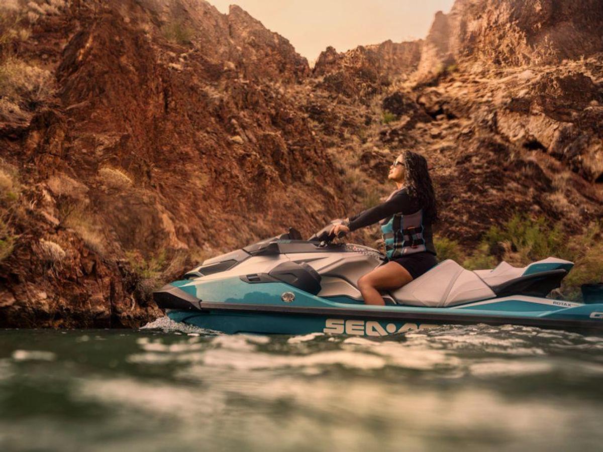 2026 Sea-Doo GTX™ Limited 325 Teal Metallic