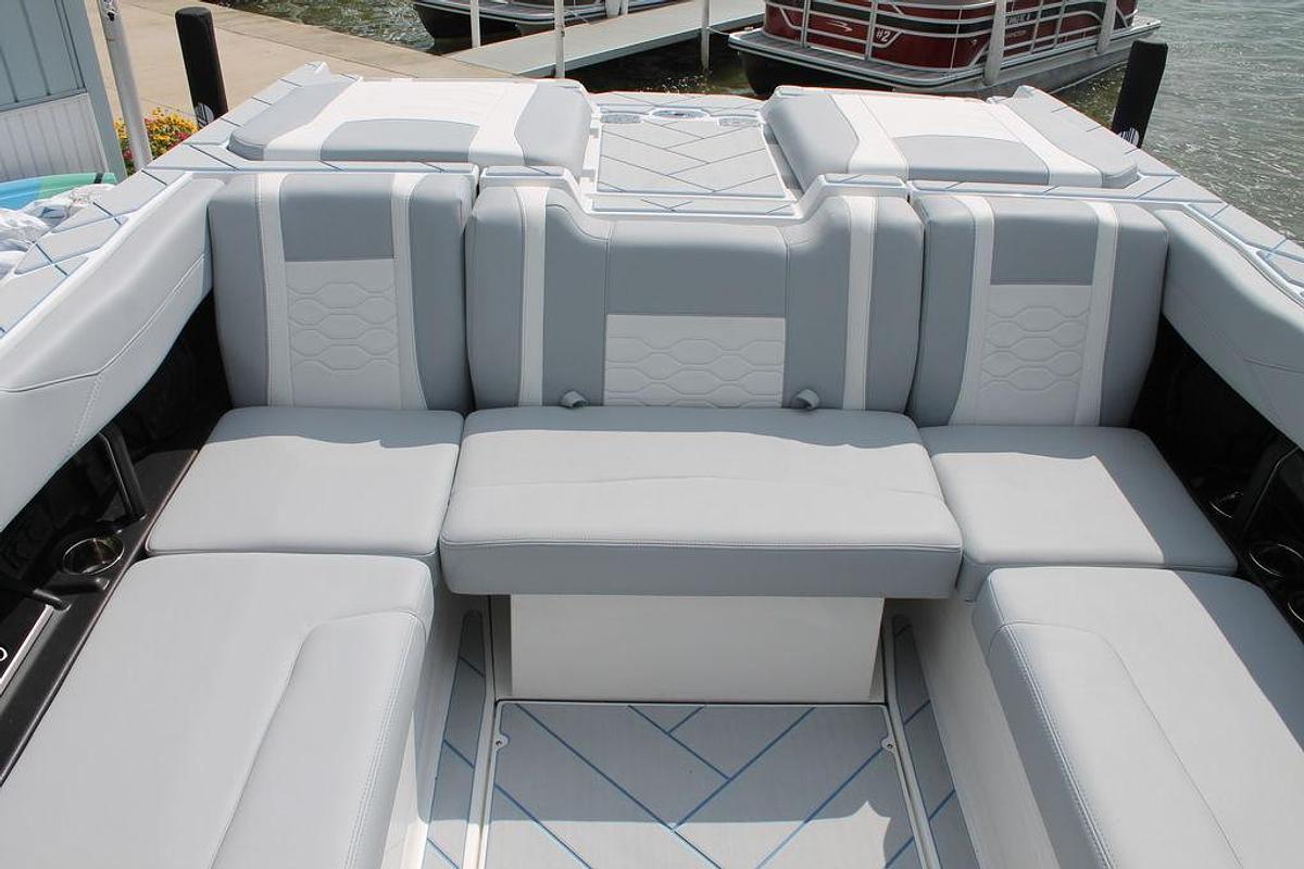 2026 Malibu Boats 23 LSV