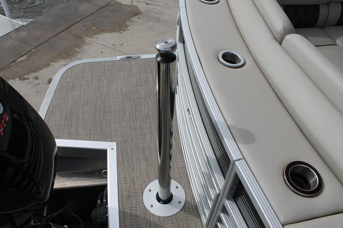 Used 2018 Bennington 23QCL