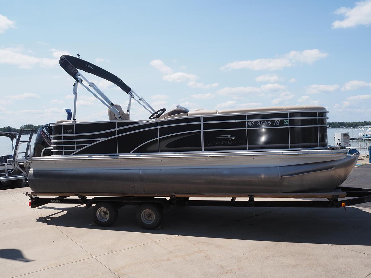 Used 2013 BENNINGTON 2050RL