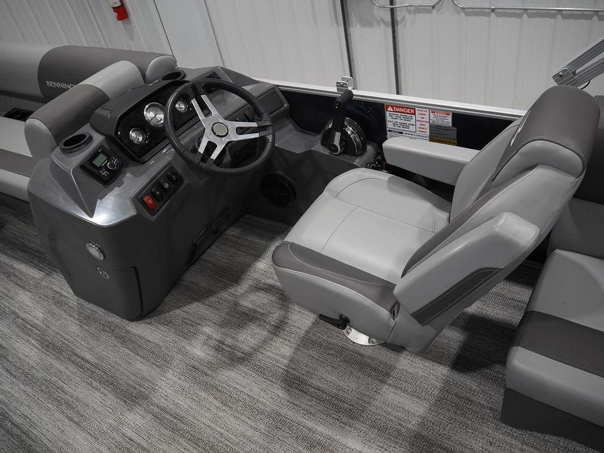 Used 2025 Bennington S Quad Bench 21 SSR