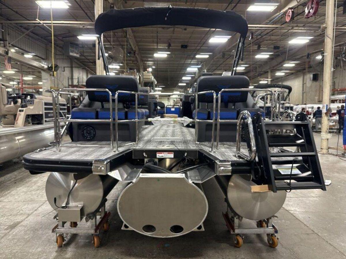 2026 Bennington M Quad Bench 26 MSL