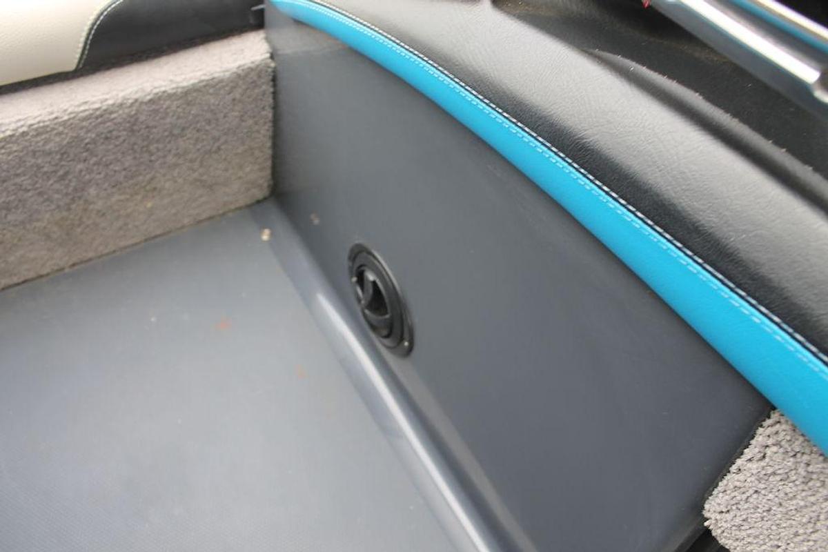 Used 2013 Malibu Boats Wakesetter 24 MXZ