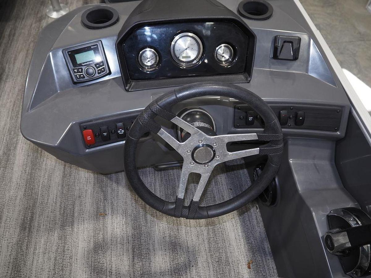 Used 2025 Bennington S Quad Bench 21 SSR